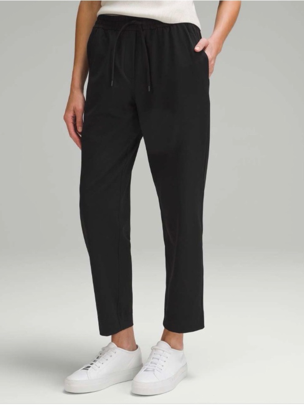 Lululemon Tapered-Leg Mid-Rise Pant 7/8 Length Luxtreme size medium black
